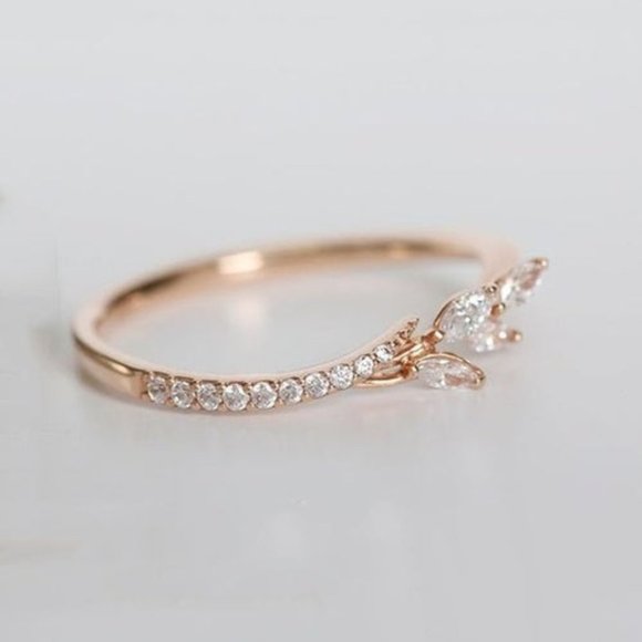 18k Rose Gold Eternity Leaf Ring - Picture 3 of 7